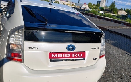 Toyota Prius, 2011 год, 880 000 рублей, 4 фотография