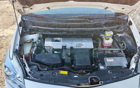Toyota Prius, 2011 год, 880 000 рублей, 13 фотография