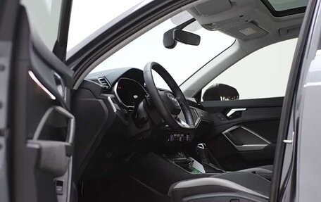 Audi Q3, 2023 год, 2 500 005 рублей, 10 фотография