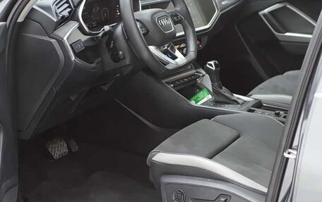 Audi Q3, 2023 год, 2 500 005 рублей, 28 фотография