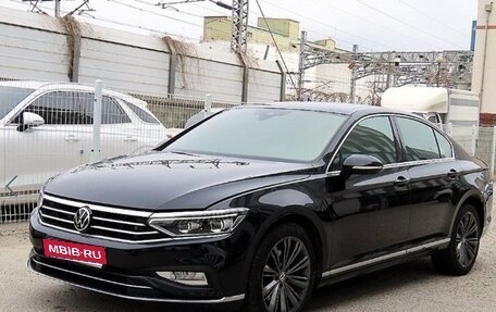 Volkswagen Passat B8 рестайлинг, 2022 год, 2 350 000 рублей, 1 фотография