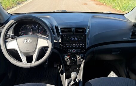 Hyundai Solaris II рестайлинг, 2011 год, 599 000 рублей, 26 фотография