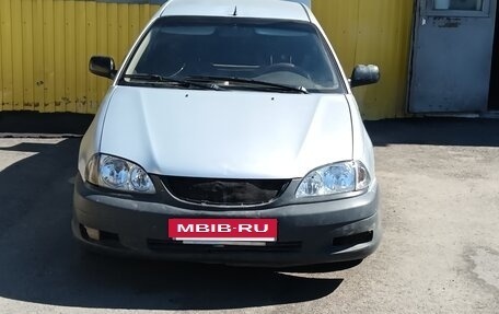 Toyota Avensis III рестайлинг, 2001 год, 165 000 рублей, 2 фотография
