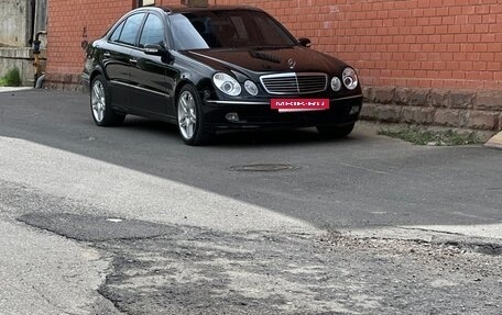 Mercedes-Benz E-Класс, 2003 год, 1 200 000 рублей, 2 фотография