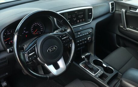 KIA Sportage IV рестайлинг, 2020 год, 2 599 000 рублей, 5 фотография