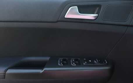 KIA Sportage IV рестайлинг, 2020 год, 2 599 000 рублей, 9 фотография