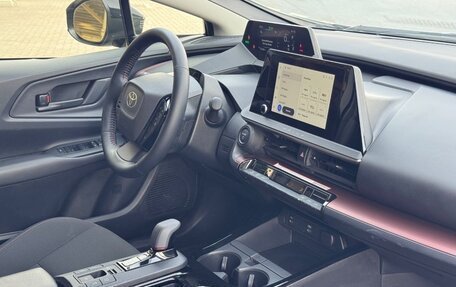 Toyota Prius IV XW50, 2025 год, 3 900 000 рублей, 12 фотография