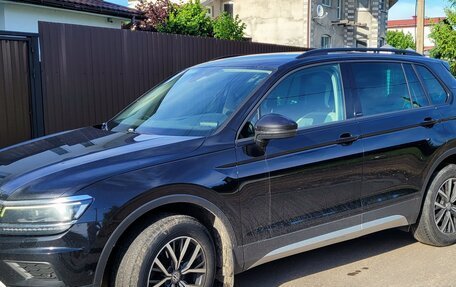 Volkswagen Tiguan II, 2019 год, 2 560 000 рублей, 2 фотография