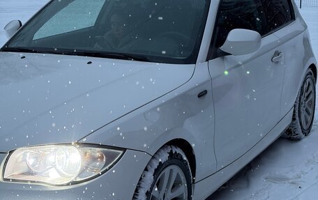 BMW 1 серия, 2010 год, 815 000 рублей, 2 фотография