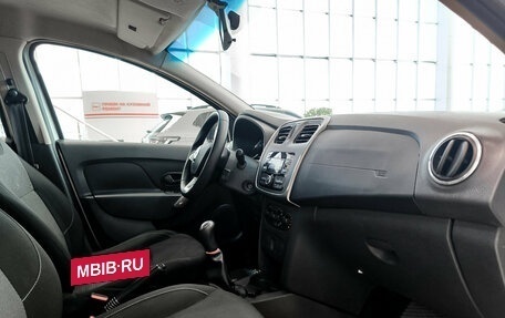 Renault Logan II, 2019 год, 995 000 рублей, 13 фотография