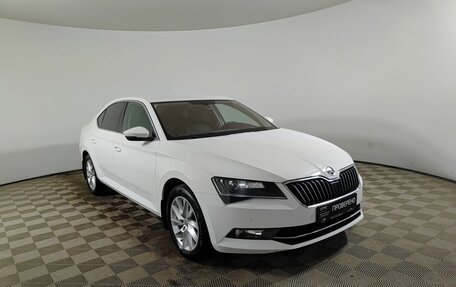 Skoda Superb III рестайлинг, 2019 год, 2 650 000 рублей, 3 фотография