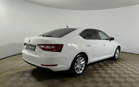 Skoda Superb III рестайлинг, 2019 год, 2 650 000 рублей, 5 фотография