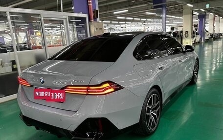 BMW 5 серия, 2024 год, 6 200 000 рублей, 2 фотография