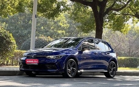 Volkswagen Golf VIII, 2023 год, 1 540 000 рублей, 1 фотография