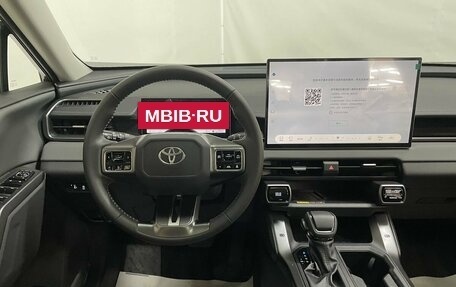 Toyota RAV4, 2026 год, 4 030 000 рублей, 16 фотография