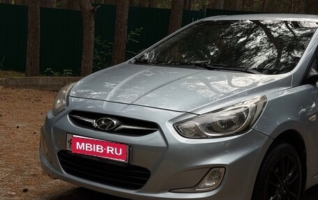 Hyundai Solaris II рестайлинг, 2011 год, 700 000 рублей, 1 фотография