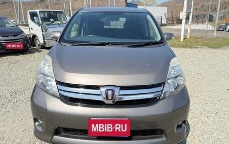 Toyota ISis I, 2017 год, 997 000 рублей, 2 фотография