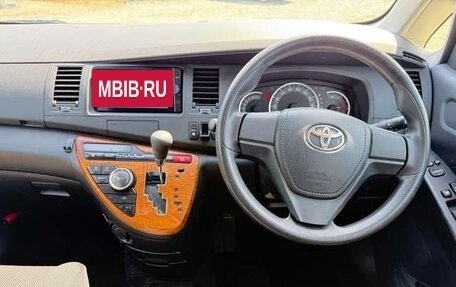Toyota ISis I, 2017 год, 997 000 рублей, 10 фотография
