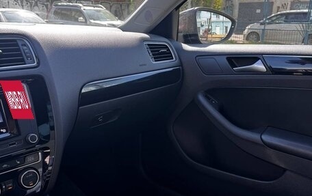 Volkswagen Jetta VI, 2017 год, 1 550 000 рублей, 2 фотография