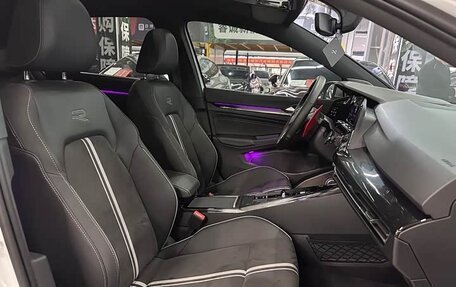 Volkswagen Golf VIII, 2023 год, 1 440 000 рублей, 13 фотография