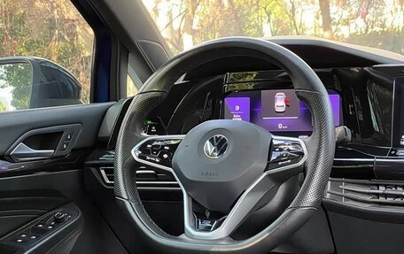 Volkswagen Golf VIII, 2023 год, 1 540 000 рублей, 12 фотография