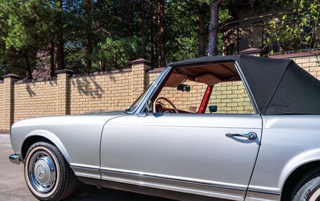 Mercedes-Benz SL-Класс, 1968 год, 18 000 000 рублей, 19 фотография