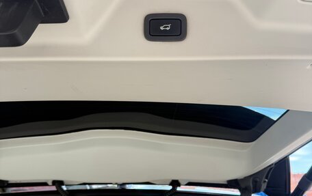 Land Rover Range Rover IV рестайлинг, 2017 год, 3 800 000 рублей, 9 фотография