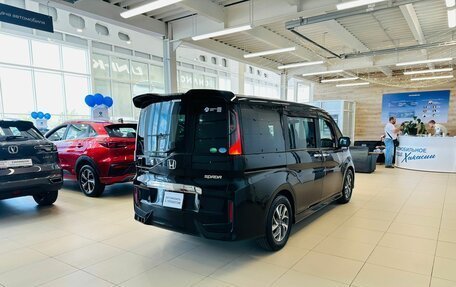 Honda Stepwgn IV, 2017 год, 1 999 000 рублей, 6 фотография