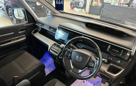 Honda Stepwgn IV, 2017 год, 1 999 000 рублей, 11 фотография