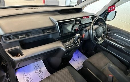 Honda Stepwgn IV, 2017 год, 1 999 000 рублей, 13 фотография