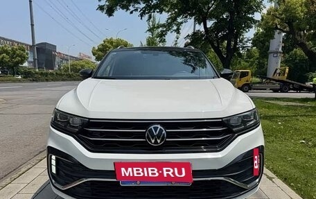 Volkswagen T-Roc I, 2022 год, 1 480 000 рублей, 2 фотография