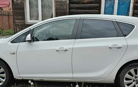 Opel Astra J, 2011 год, 790 000 рублей, 3 фотография