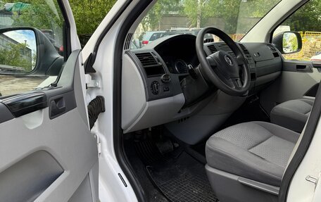 Volkswagen Caravelle T5, 2013 год, 1 400 000 рублей, 9 фотография