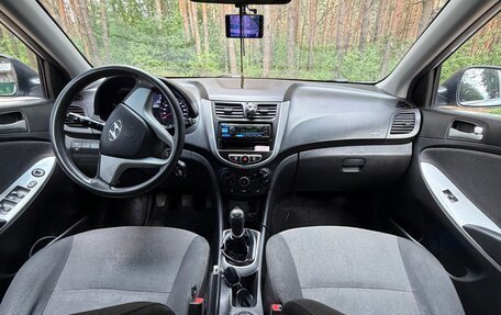 Hyundai Solaris II рестайлинг, 2011 год, 700 000 рублей, 7 фотография