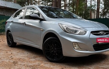 Hyundai Solaris II рестайлинг, 2011 год, 700 000 рублей, 5 фотография
