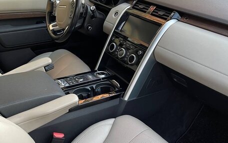 Land Rover Discovery IV, 2017 год, 2 470 000 рублей, 11 фотография