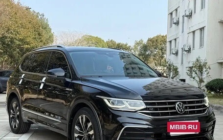 Volkswagen Tiguan II, 2021 год, 3 135 000 рублей, 4 фотография