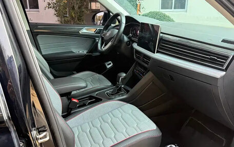 Volkswagen Tiguan II, 2021 год, 3 135 000 рублей, 15 фотография