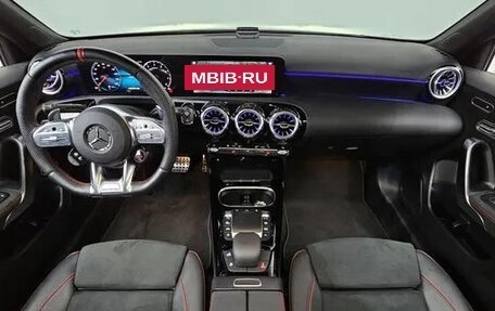Mercedes-Benz A-Класс AMG, 2023 год, 4 300 000 рублей, 7 фотография