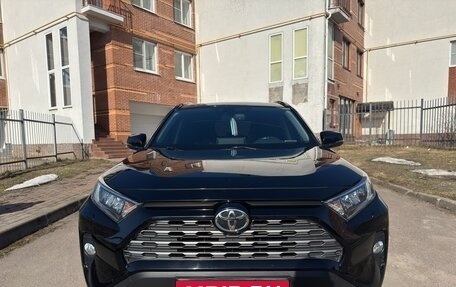 Toyota RAV4, 2021 год, 3 450 000 рублей, 1 фотография