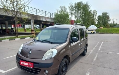 Renault Kangoo II рестайлинг, 2013 год, 900 000 рублей, 1 фотография