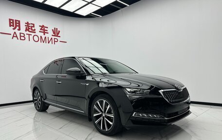 Skoda Superb III рестайлинг, 2022 год, 1 720 000 рублей, 2 фотография