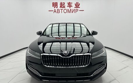 Skoda Superb III рестайлинг, 2022 год, 1 720 000 рублей, 3 фотография