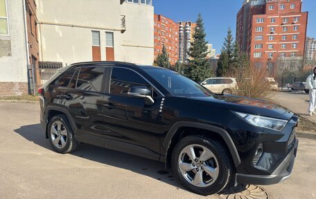 Toyota RAV4, 2021 год, 3 450 000 рублей, 5 фотография