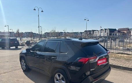 Toyota RAV4, 2021 год, 3 450 000 рублей, 3 фотография