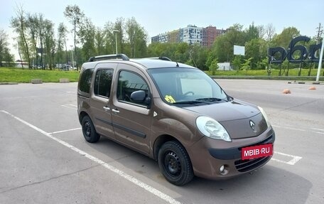 Renault Kangoo II рестайлинг, 2013 год, 900 000 рублей, 18 фотография