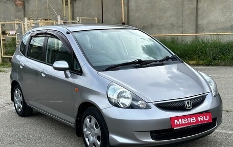 Honda Fit III, 2004 год, 599 000 рублей, 2 фотография