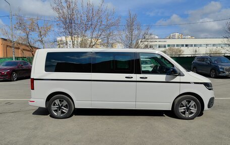 Volkswagen Multivan T6 рестайлинг, 2021 год, 8 750 000 рублей, 3 фотография