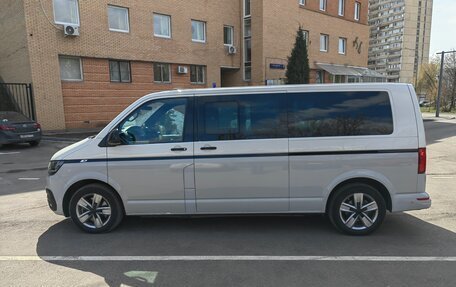 Volkswagen Multivan T6 рестайлинг, 2021 год, 8 750 000 рублей, 7 фотография