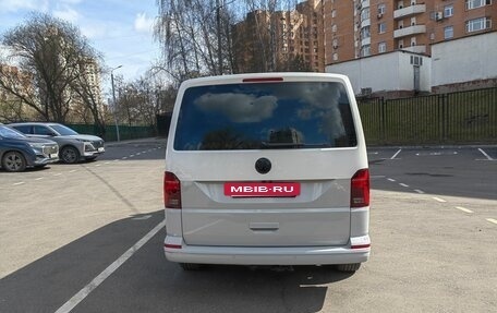 Volkswagen Multivan T6 рестайлинг, 2021 год, 8 750 000 рублей, 4 фотография